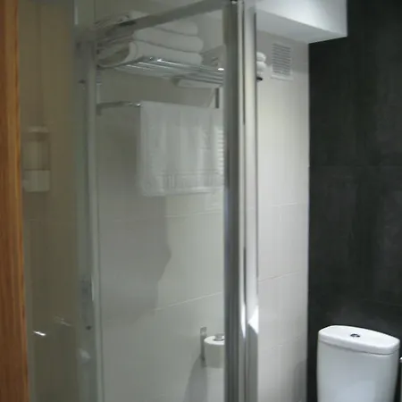 Libertad بيت ضيافة خيخون